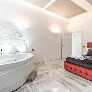 Trevi Luxury Jacuzzi Apartment Rome