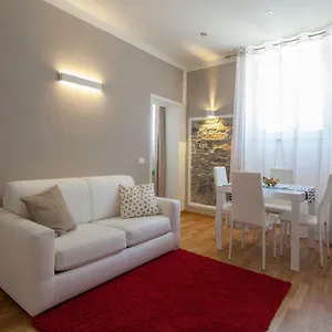  Apartment Leo's